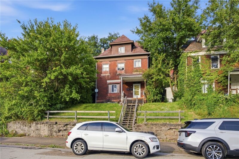 638 Airbrake Ave — photo 2