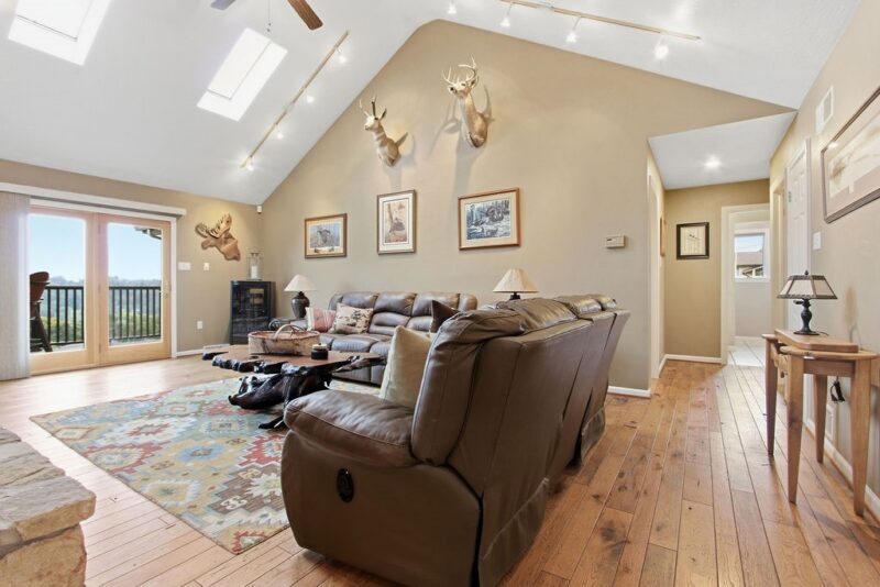 1411 John Dr — photo 2