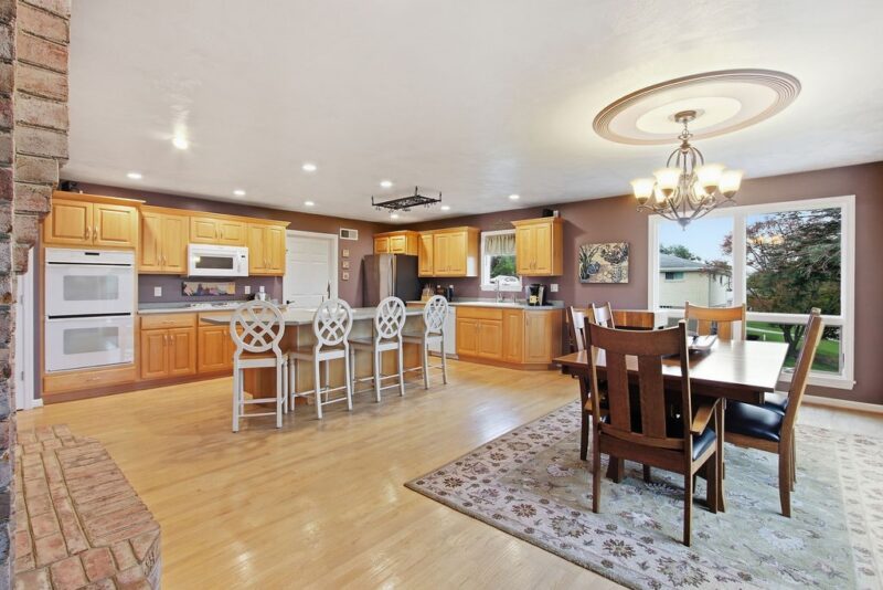 1411 John Dr — photo 3