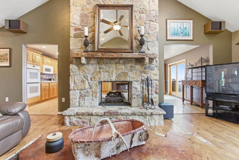 1411 John Dr — photo 8