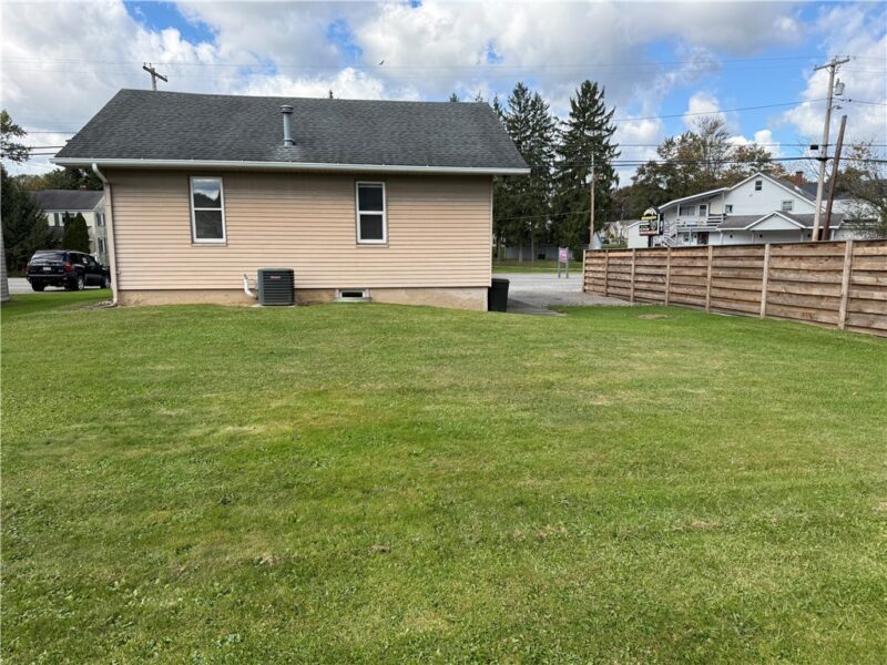 305 Meridian Rd — photo 8