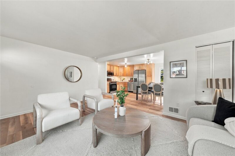 530 Niagara Dr — photo 4