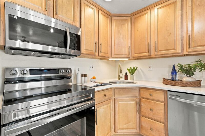 530 Niagara Dr — photo 8