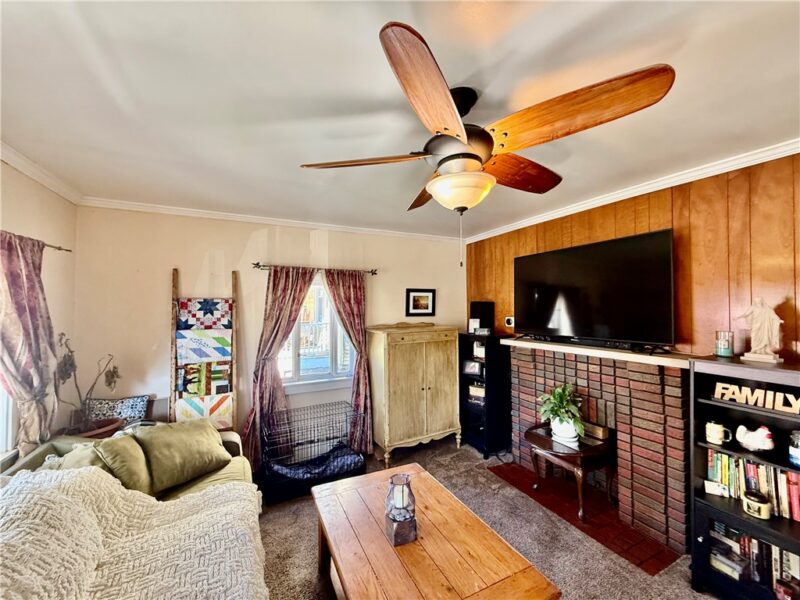 223 N Elm St — photo 8