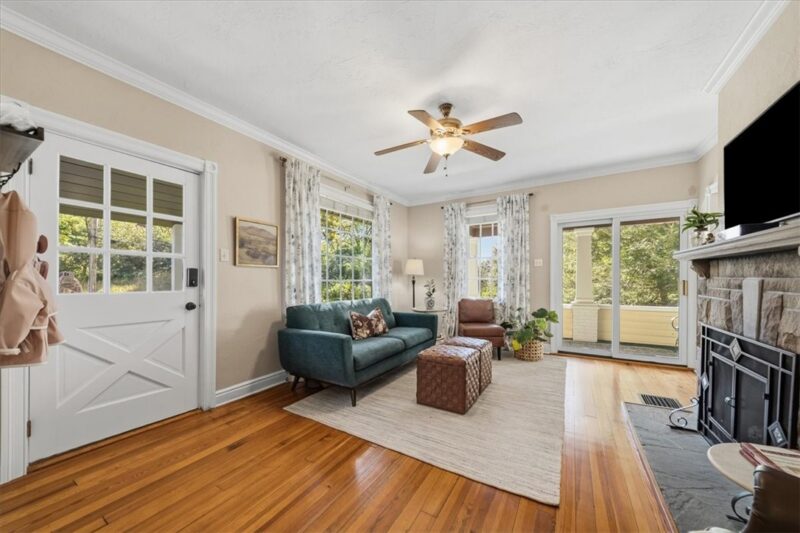 9735 Mccutcheon Ave — photo 4