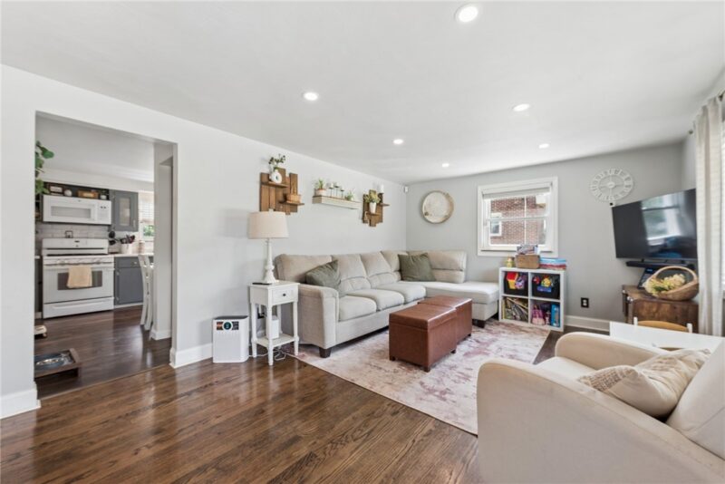 115 Eastern Dr — photo 2