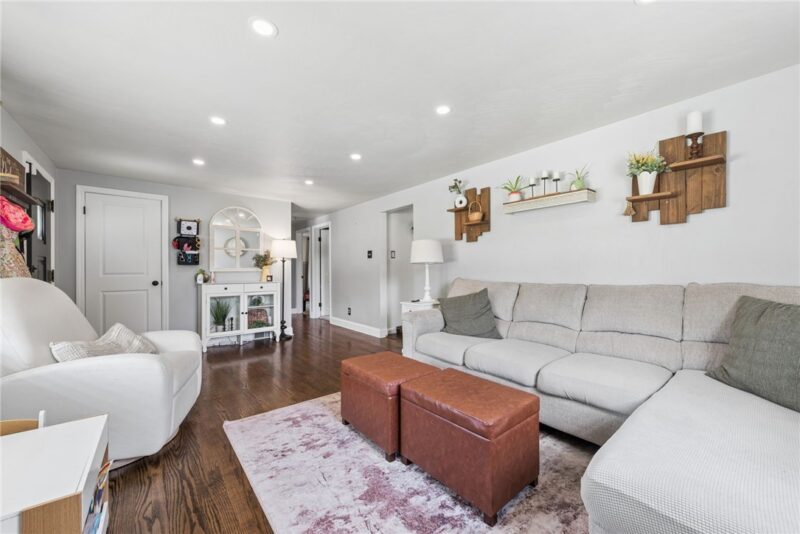 115 Eastern Dr — photo 4