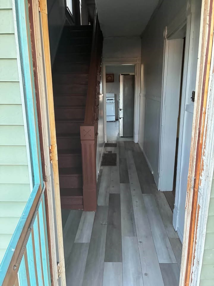 835 Lathrop Street — photo 2