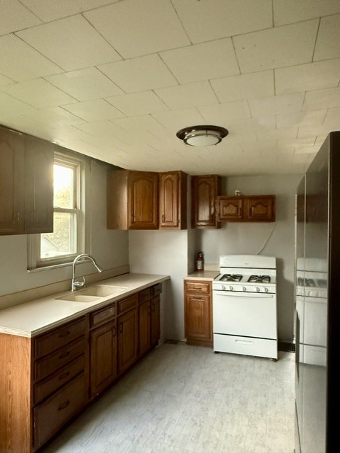 835 Lathrop Street — photo 5