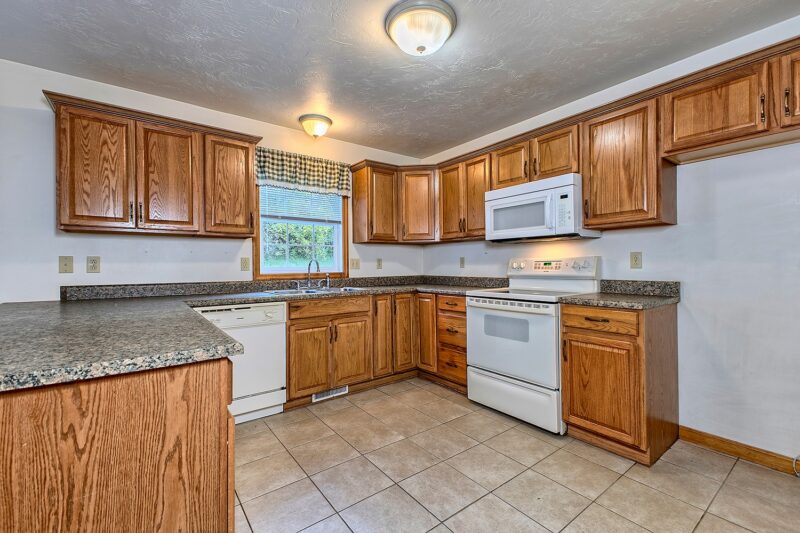 120 Park LANE — photo 3