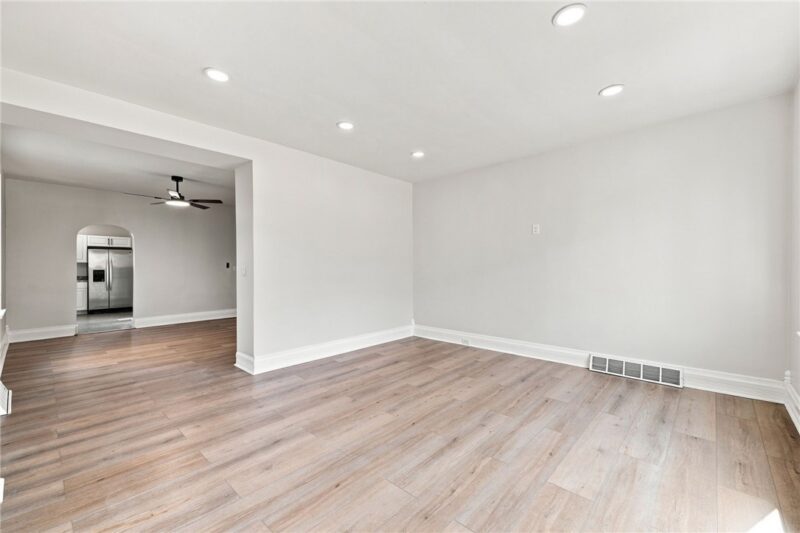 1113 Vance Ave — photo 3