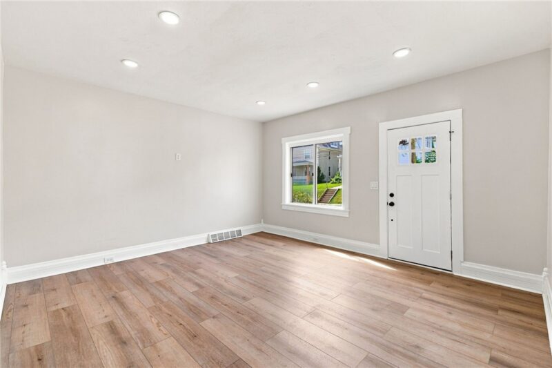 1113 Vance Ave — photo 5