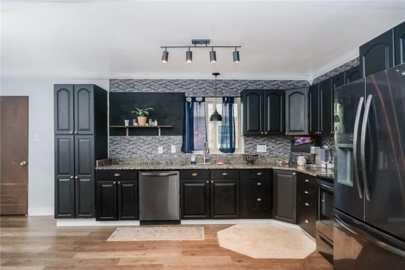 115 Hamilton St — photo 8