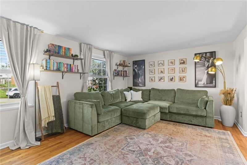 209 Elbrook Drive — photo 3