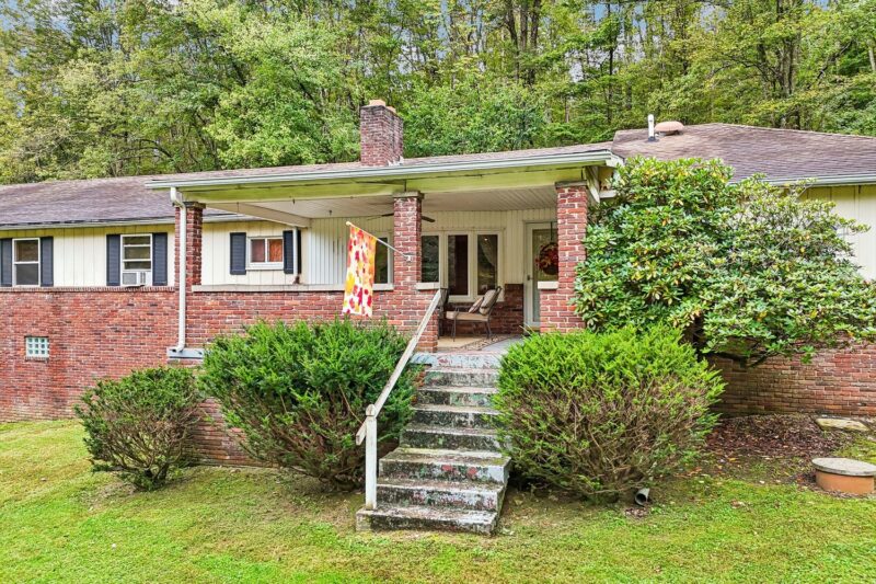 1164 Martin Rd — photo 3