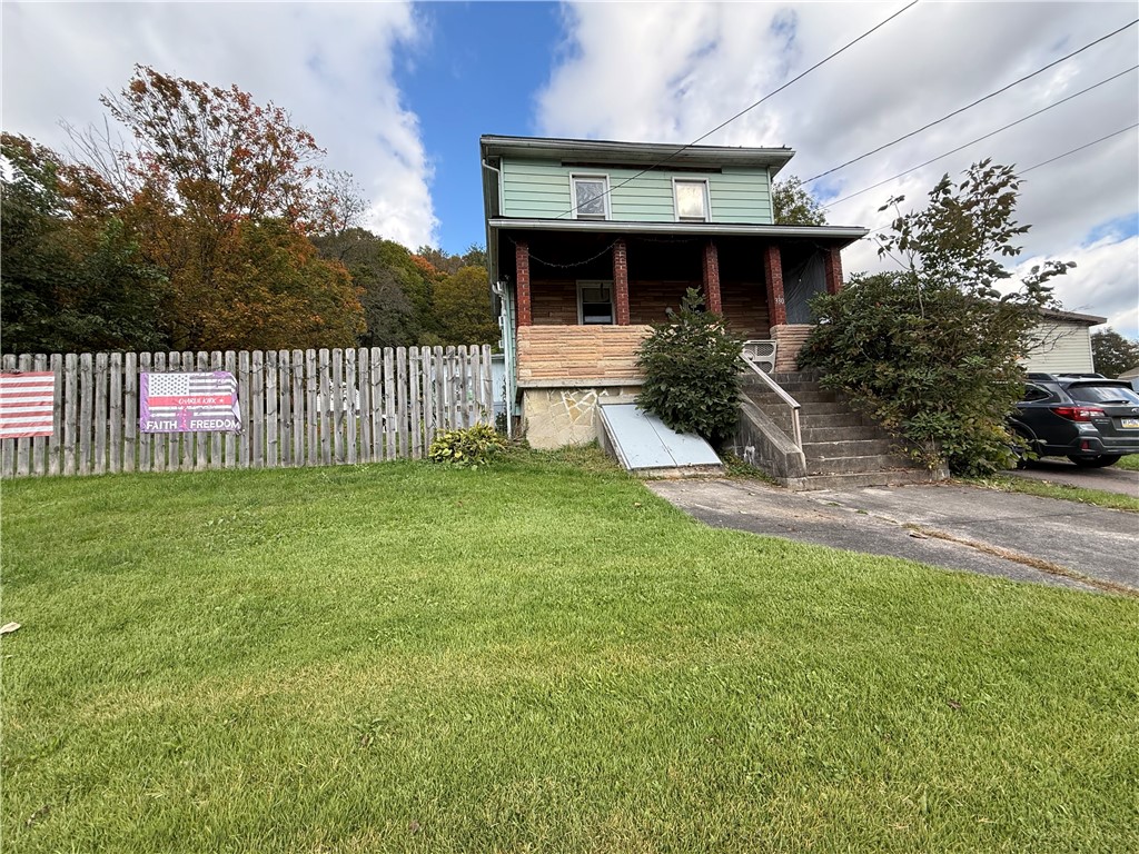 330 Park St. — photo 1