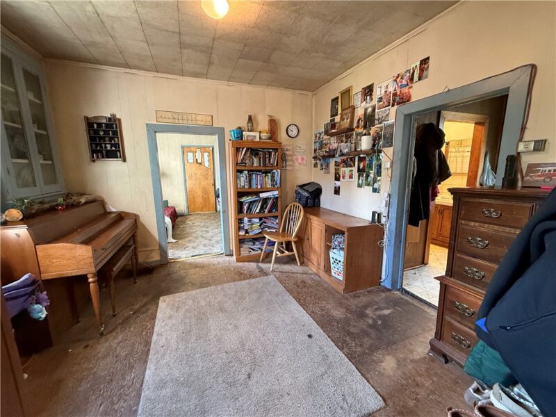 330 Park St. — photo 7