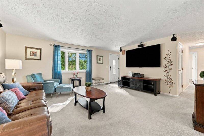 335 Sunridge Dr — photo 7