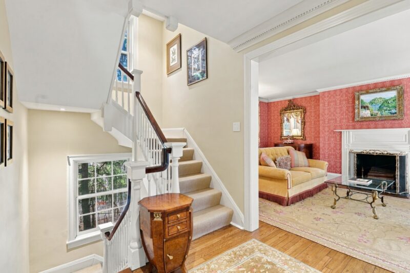 506 Roslyn Place — photo 3