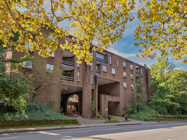 5000 5th Ave 110 — photo 1