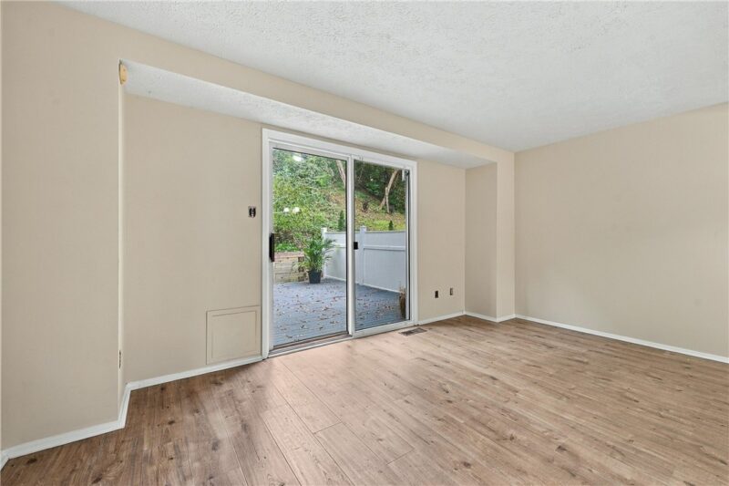 561 WINESAP DRIVE — photo 4