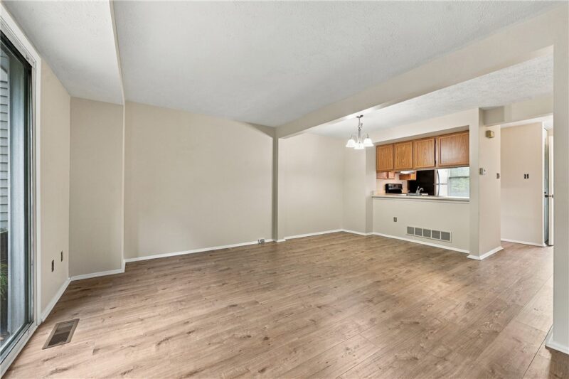 561 WINESAP DRIVE — photo 5