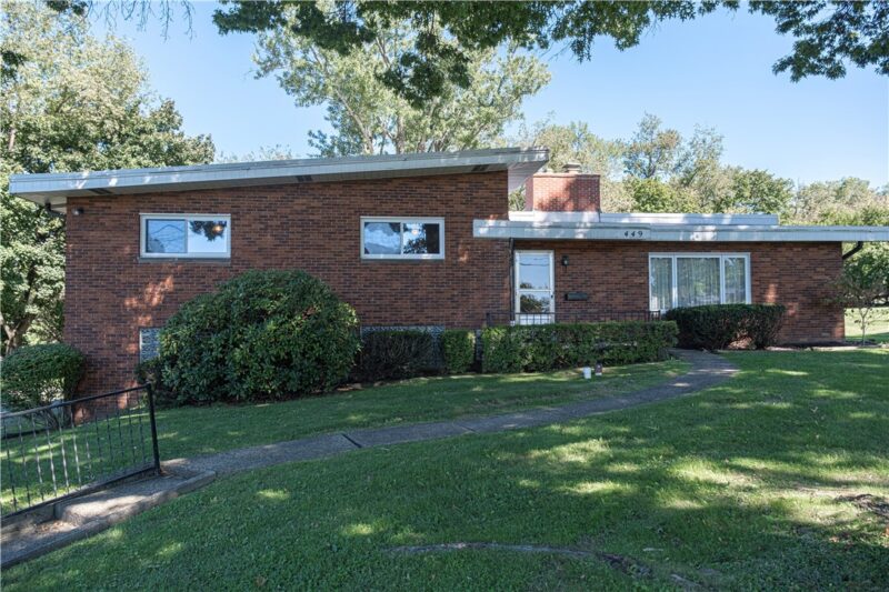 449 Colonial Dr — photo 2