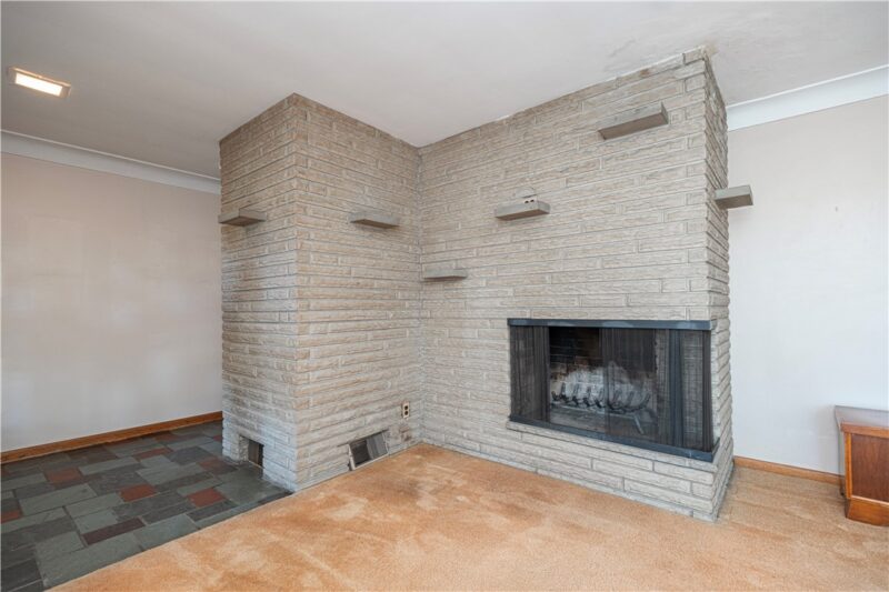 449 Colonial Dr — photo 4