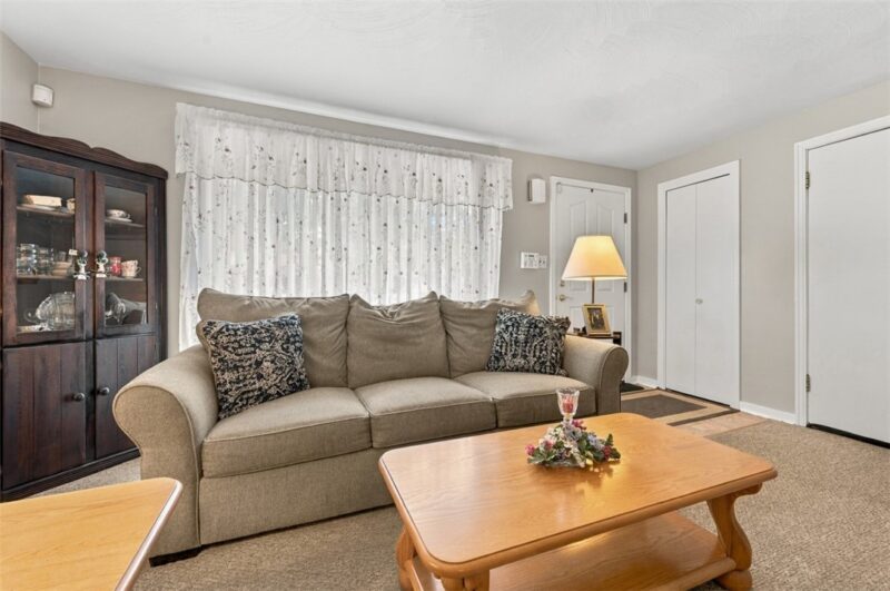 533 Longvue Drive — photo 6