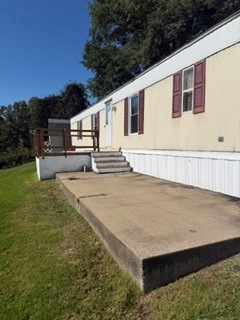 135 Laurie Ln — photo 1