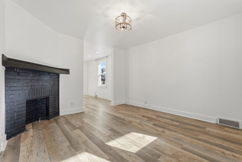 2435 Perry STREET — photo 5