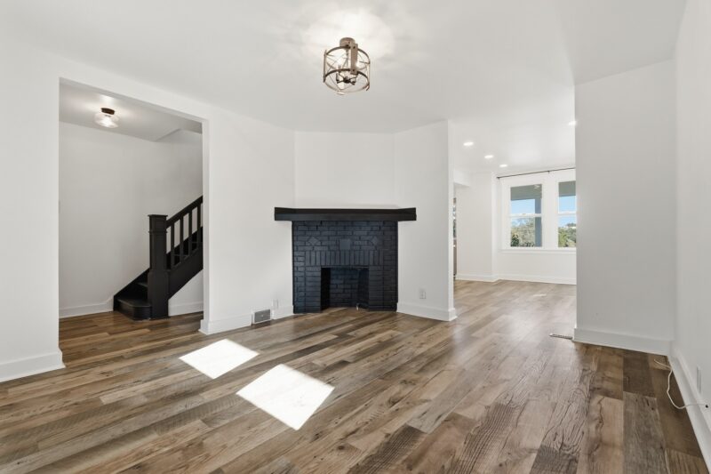 2435 Perry STREET — photo 6