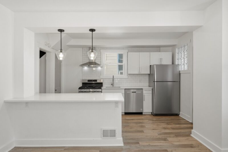 2435 Perry STREET — photo 8