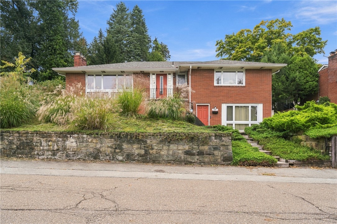 457 Longvue Dr — photo 1