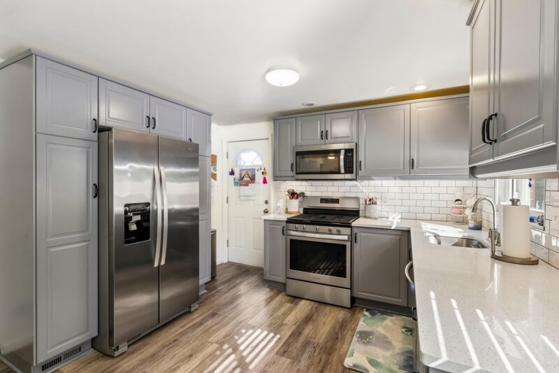 119 Dale STREET — photo 3