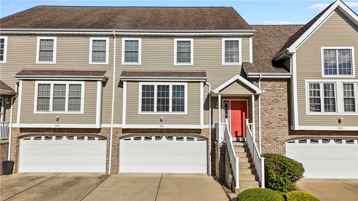 1053 Waterford Ct E — photo 1