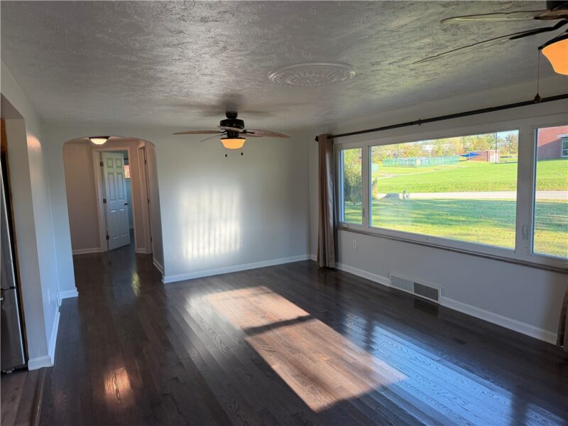 1049 SCHOOL ROAD — photo 7