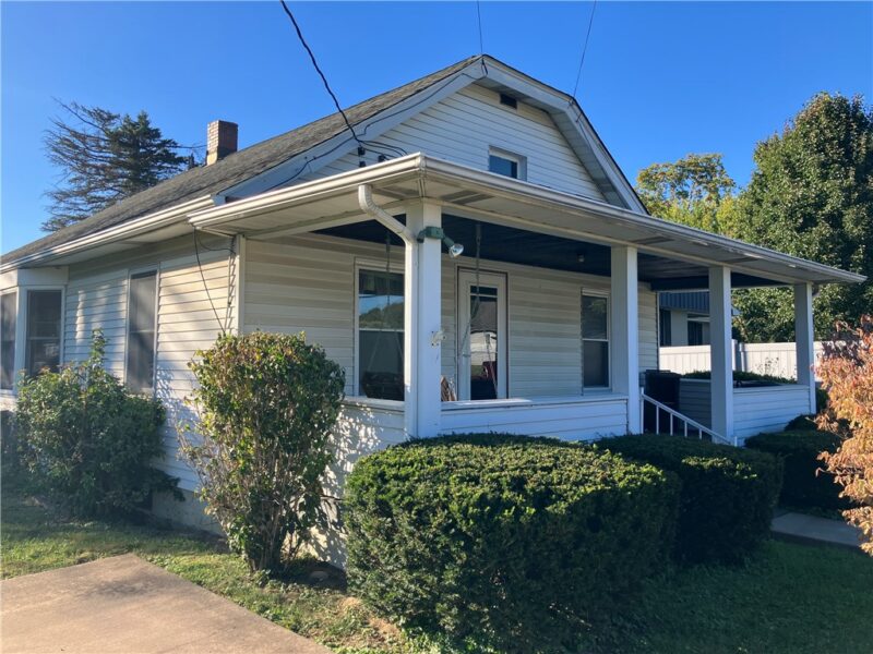3114 Carson Avenue — photo 2