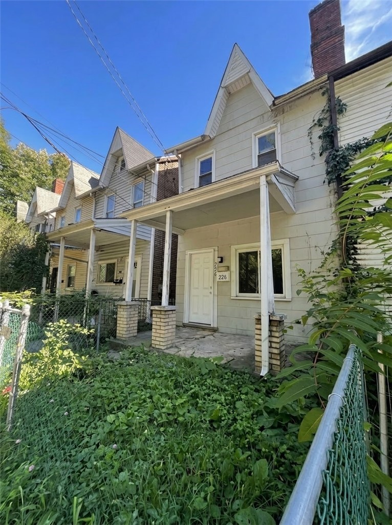 226 Flowers Ave — photo 1
