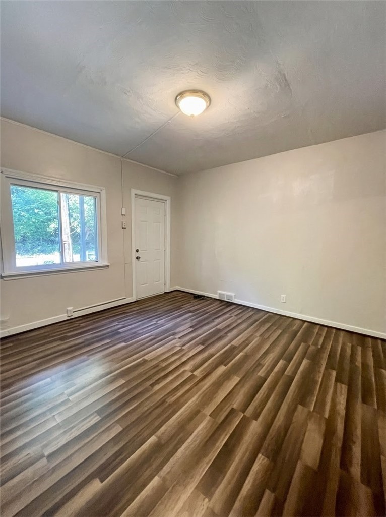 226 Flowers Ave — photo 2