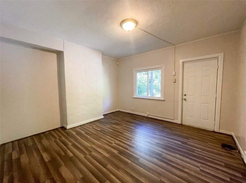 226 Flowers Ave — photo 3
