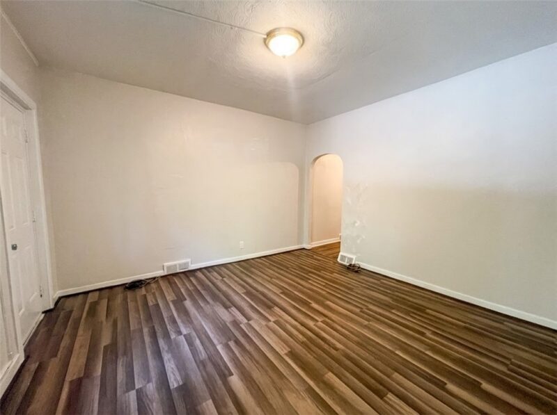 226 Flowers Ave — photo 4