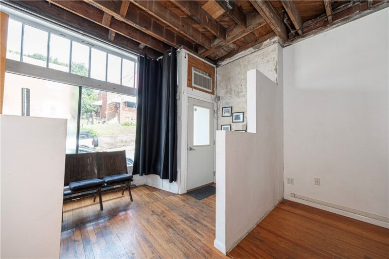 2828 Spring St — photo 4