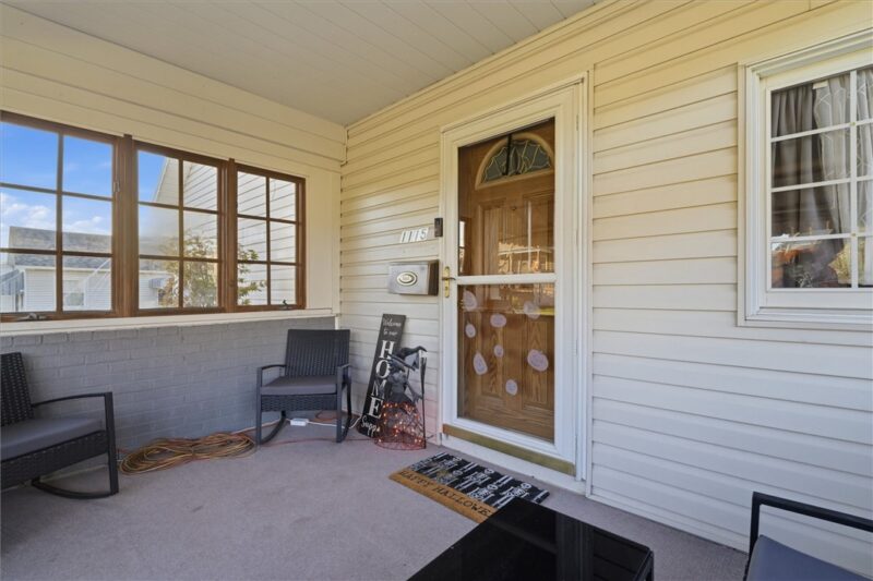 1115 Brown St — photo 3