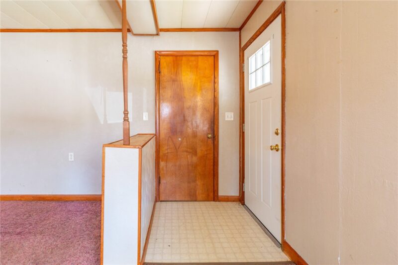 323 Indiana Ave — photo 3