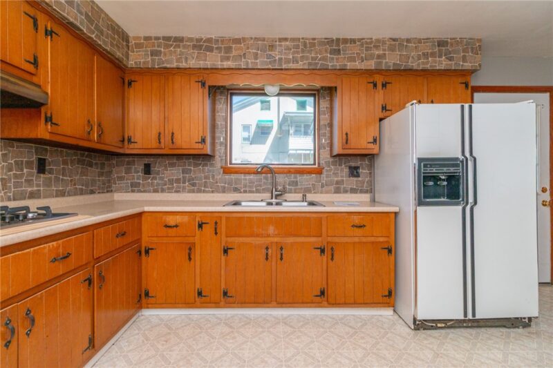 323 Indiana Ave — photo 7