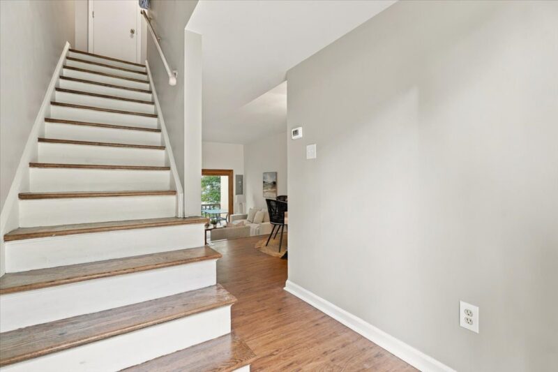 640 Carriage Circle — photo 3
