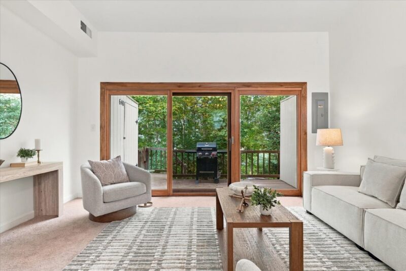 640 Carriage Circle — photo 5