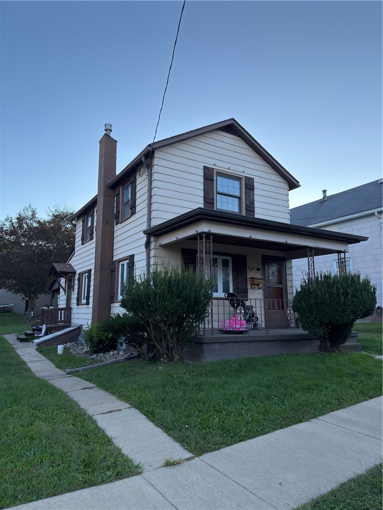 215 Lowell St — photo 2