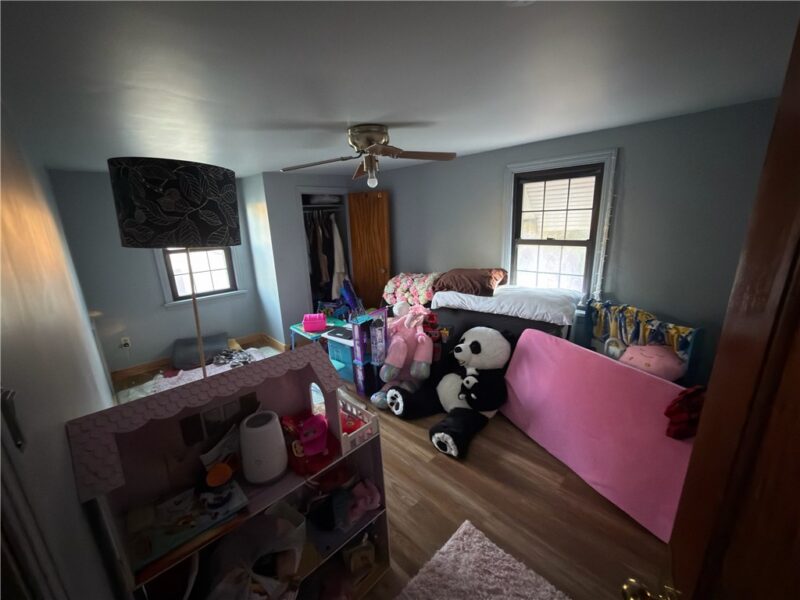 215 Lowell St — photo 6